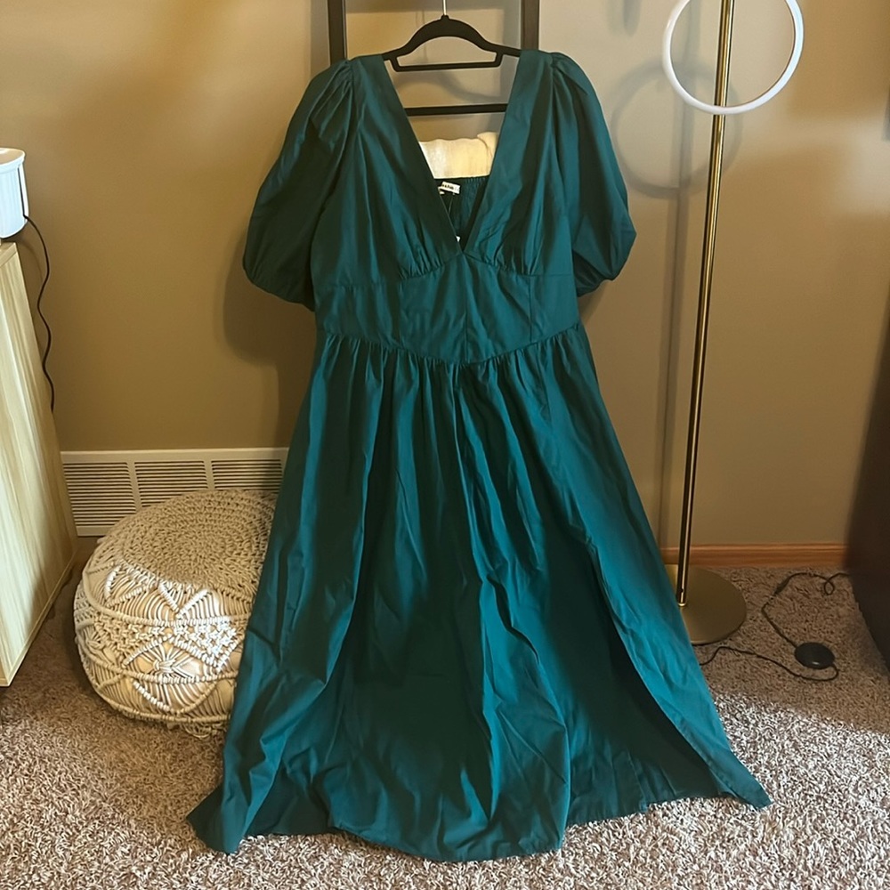 Green Abercrombie & Fitch midi dress
